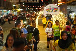 BIB: 50538, 50136
                            <button type="button" onclick="openModal(21830917)" class="btn btn-primary btn-sm float-right btn-popup" data-toggle="modal" data-target=".modal-high-quality">
                        <i class="fas fa-shopping-cart"></i> Add to Cart
                    </button>
                                            <button type="button" onclick="isThisMe(21830917, true)" class="btn btn-success btn-sm float-right btn-popup btn-isme hidden" data-toggle="tooltip" data-placement="bottom" title="นี่คือรูปของคุณใช่ไหม คลิกที่นี่เพื่อเอาเข้าอัลบั้ม">
                        <i class="fas fa-plus"></i> Add to album
                    </button>
                    <button type="button" onclick="isThisMe(21830917, false)" class="btn btn-warning btn-sm float-right btn-popup btn-isnotme hidden">
                        <i class="fas fa-ban"></i> Remove from album
                    </button>